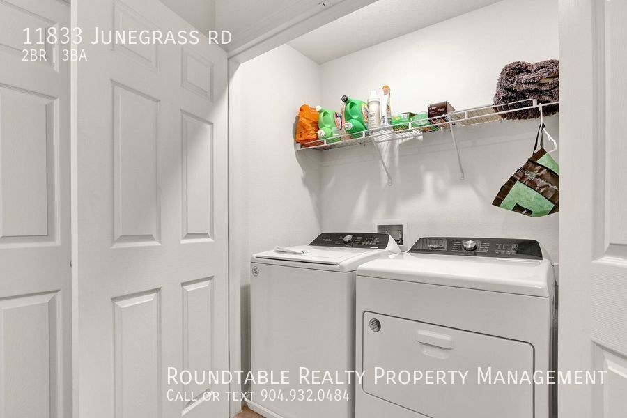 Like new 2 bedroom/ 2.5 bathroom townhome in Mandarin! property image