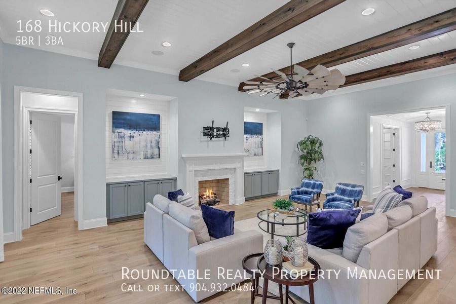 Gorgeous 5 bedroom/ 3 bathroom cottage home in Palencia for rent! property image