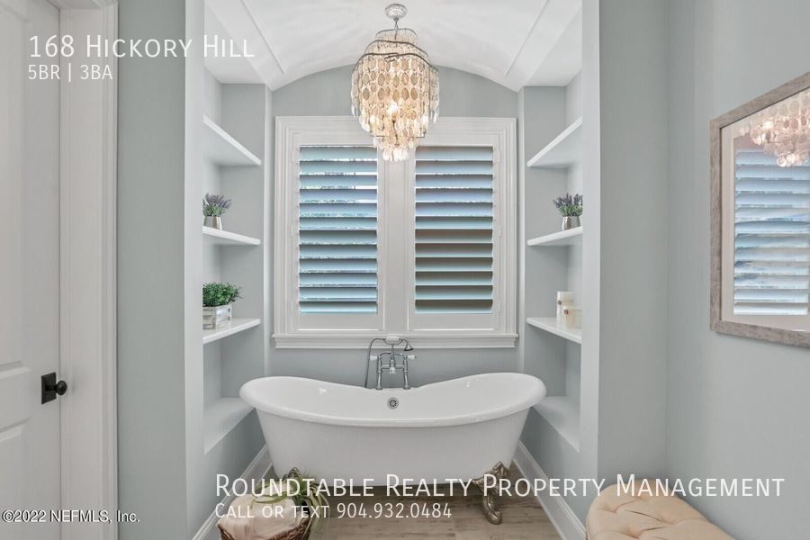 Gorgeous 5 bedroom/ 3 bathroom cottage home in Palencia for rent! property image