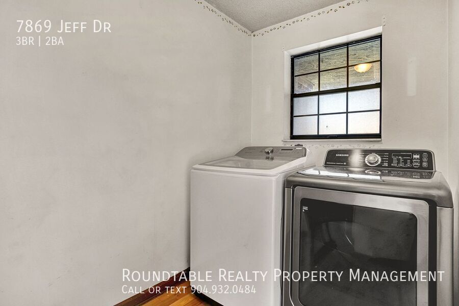 3 bedroom/ 2 bathroom home on the Westside! property image