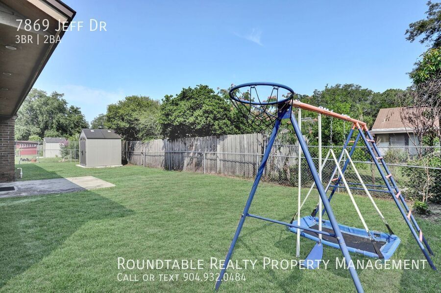 3 bedroom/ 2 bathroom home on the Westside! property image