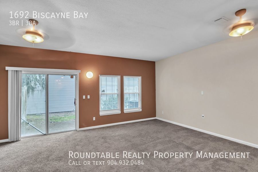 3 bedroom/ 2.5 bathroom townhome near the airport! property image