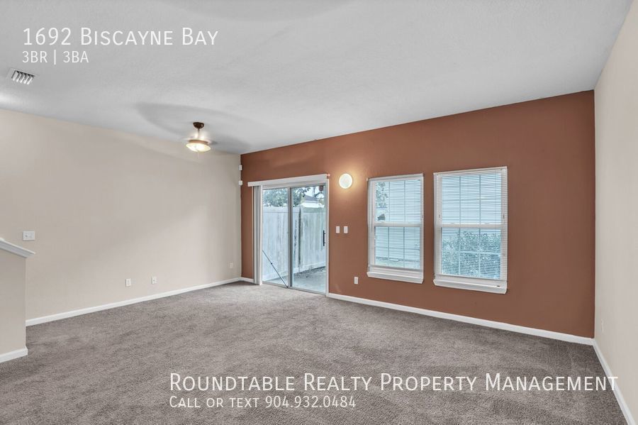 3 bedroom/ 2.5 bathroom townhome near the airport! property image