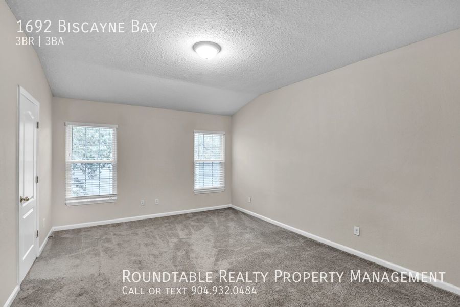 3 bedroom/ 2.5 bathroom townhome near the airport! property image