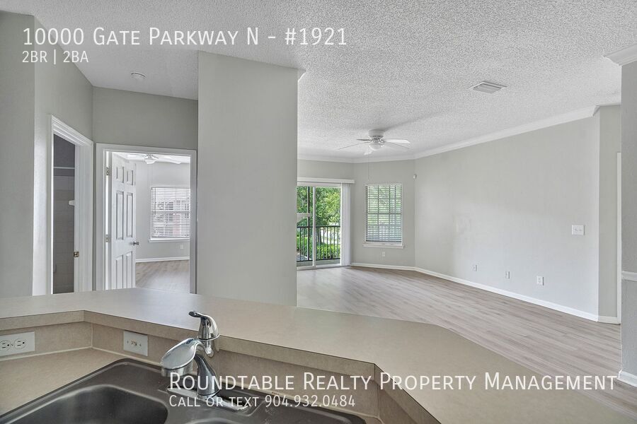 2 bedroom/ 2 bathroom condo on Southside! property image