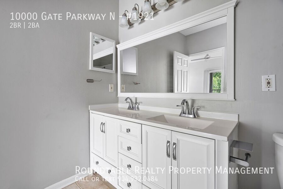 2 bedroom/ 2 bathroom condo on Southside! property image