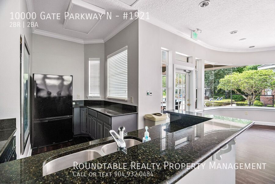 2 bedroom/ 2 bathroom condo on Southside! property image