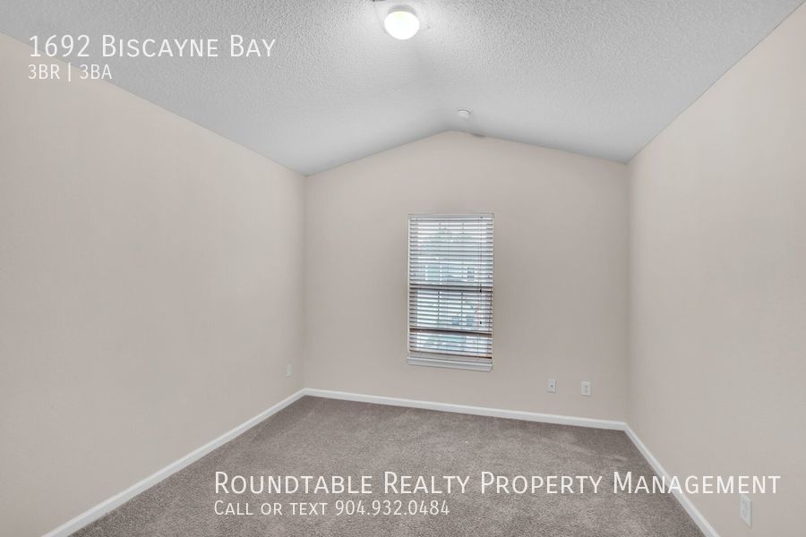 3 bedroom/ 2.5 bathroom townhome near the airport! property image