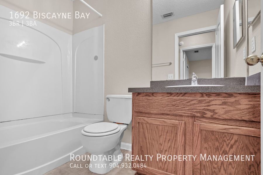 3 bedroom/ 2.5 bathroom townhome near the airport! property image