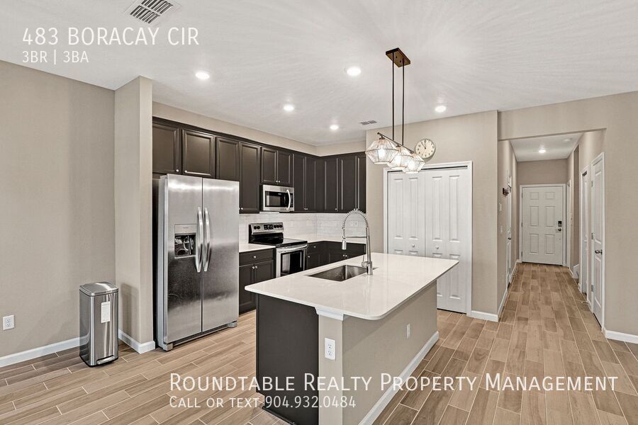 3 bedroom/ 2.5 bath townhome in Beachwalk! property image