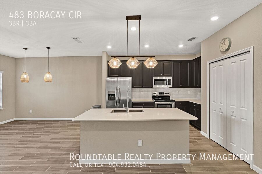 3 bedroom/ 2.5 bath townhome in Beachwalk! property image