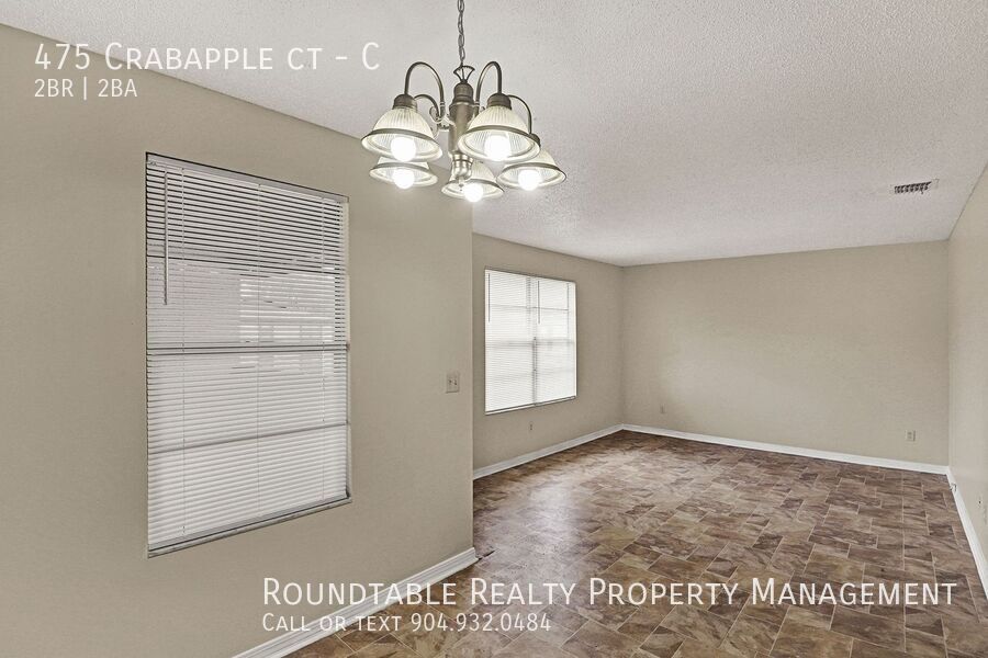 2 bedroom/ 1.5 bathroom apartment in Orange Park. Top floor! property image