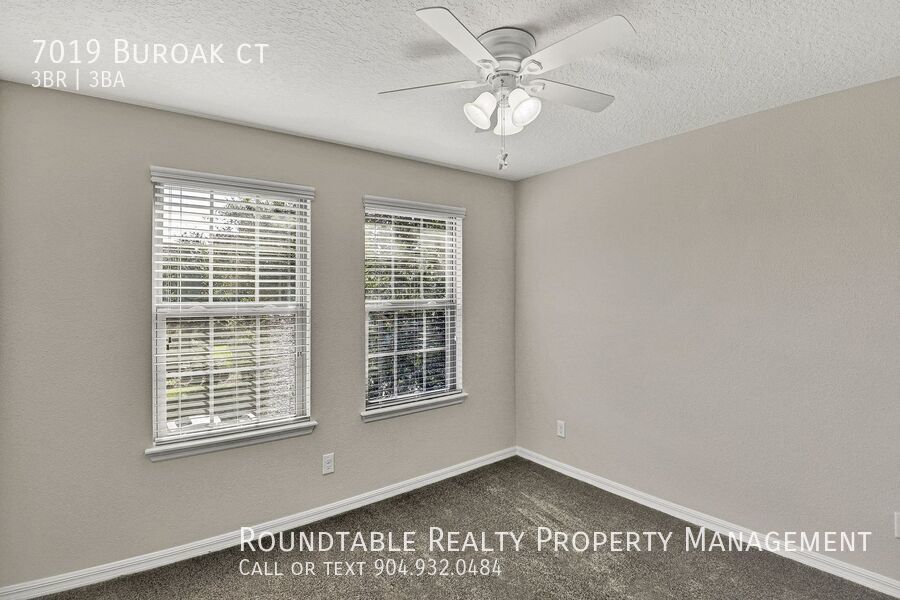 Renovated 3 bedroom/ 2.5 bathroom townhome in gated community! property image