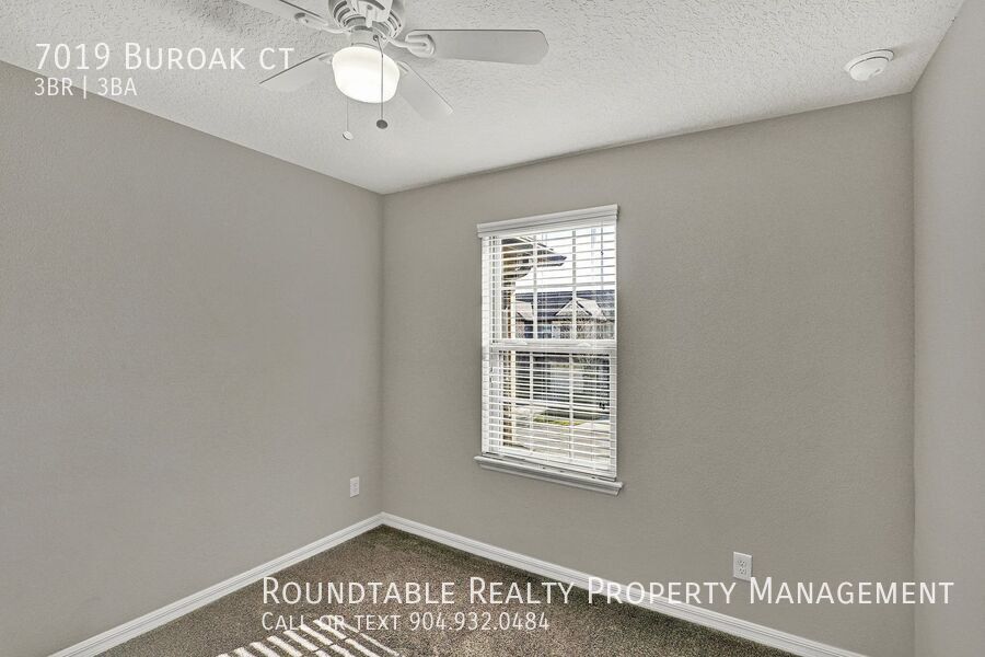 Renovated 3 bedroom/ 2.5 bathroom townhome in gated community! property image