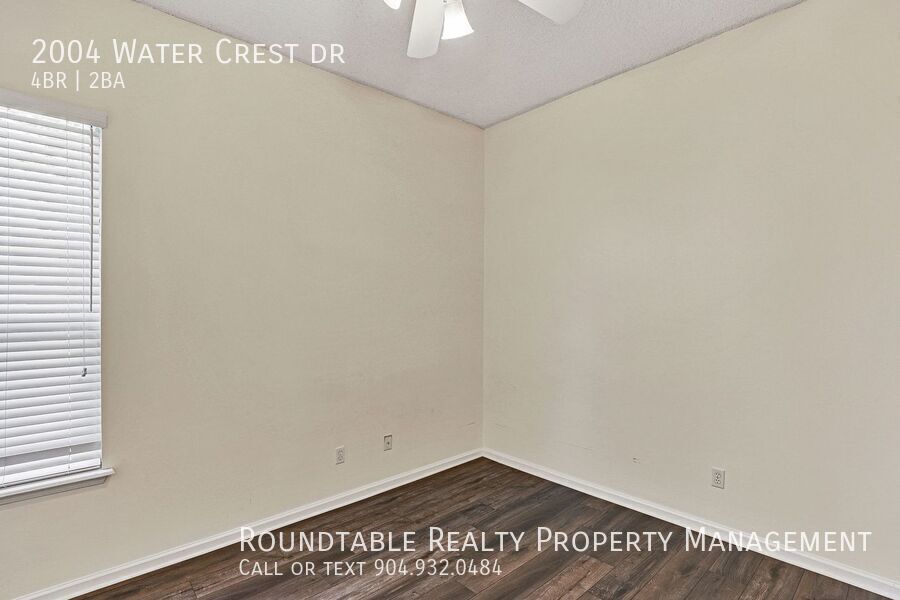 Great 4 bedroom/ 2 bathroom home in Eagle Harbor property image