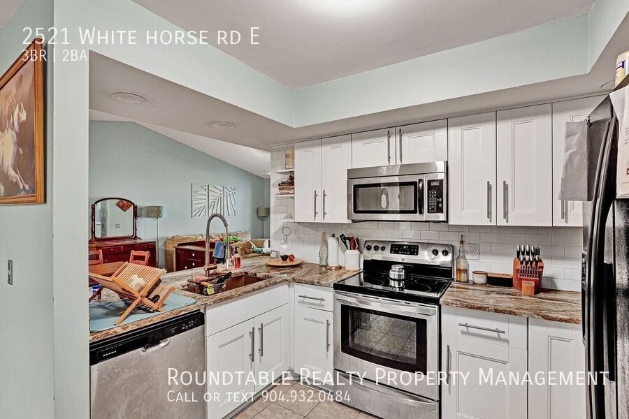 3 bedroom/ 2 bathroom townhome in Southside! property image