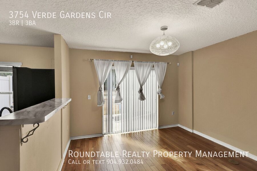 3 bedroom/ 2.5 bathroom townhome on the Northside! property image