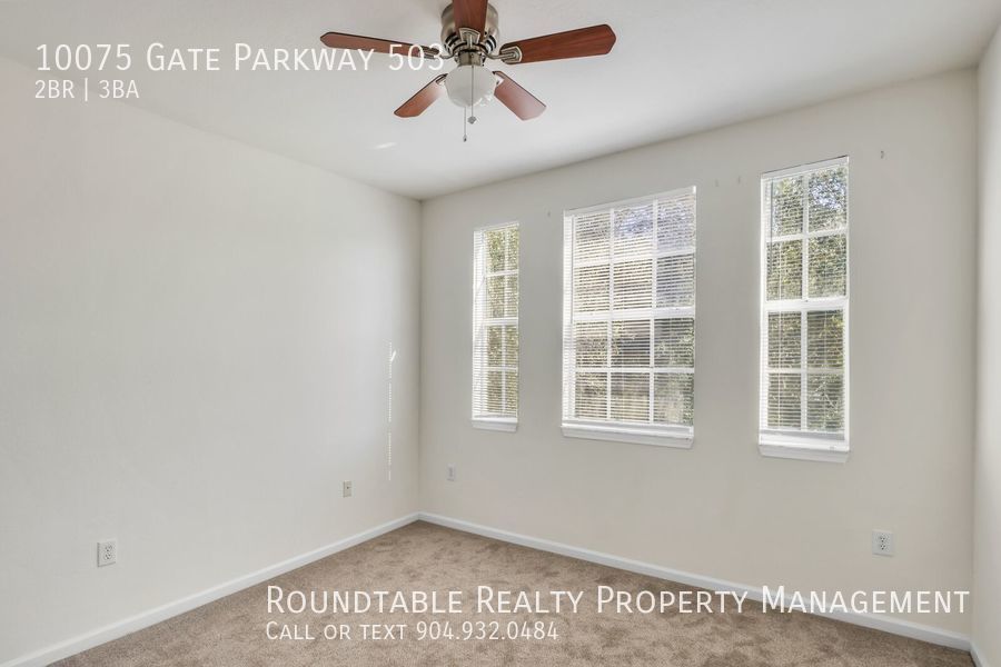 2 bedroom/ 2.5 bathroom condo next to St Johns Town center! property image