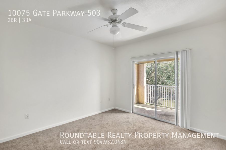 2 bedroom/ 2.5 bathroom condo next to St Johns Town center! property image