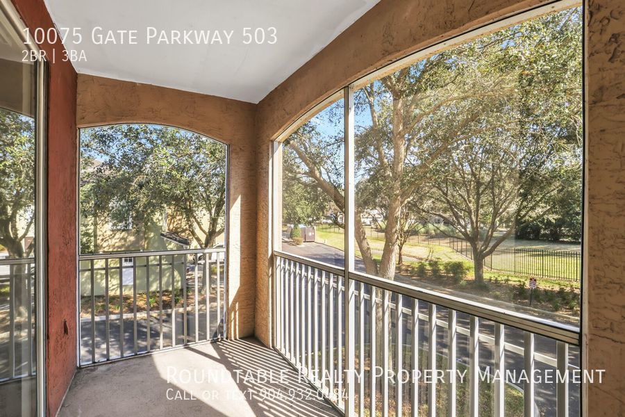 2 bedroom/ 2.5 bathroom condo next to St Johns Town center! property image