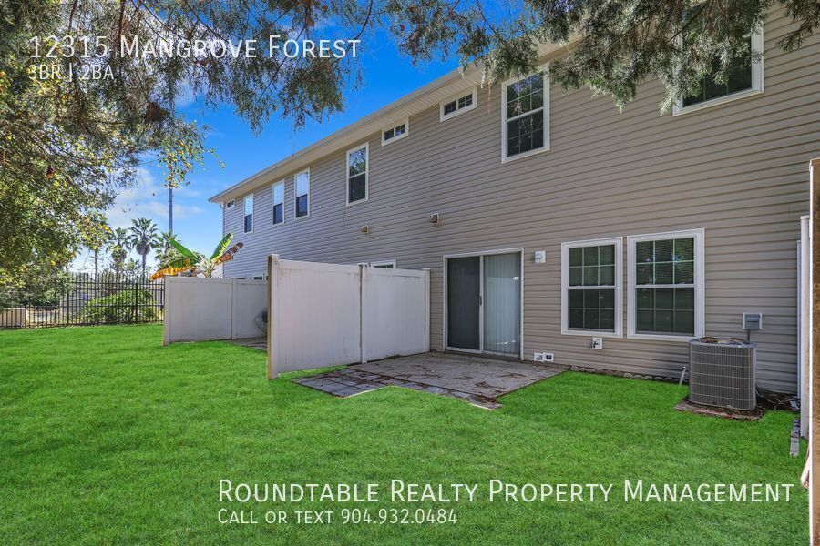 3 bedroom/ 2 bathroom townhome near the airport! property image