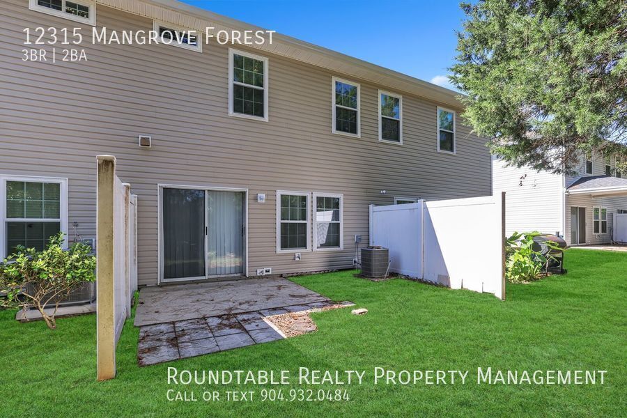 3 bedroom/ 2 bathroom townhome near the airport! property image