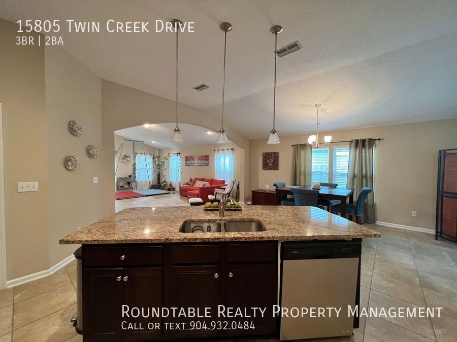 Beautiful 3 bedroom/ 2 bathroom home on the Northside- Pet Friendly!! property image