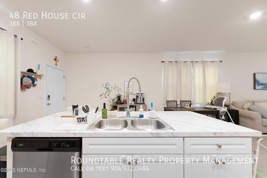3-bedroom, 2.5-bathroom end unit townhouse mins from Downtown ST Augustine property image