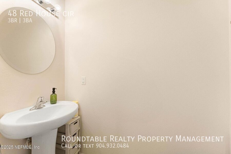 3-bedroom, 2.5-bathroom end unit townhouse mins from Downtown ST Augustine property image