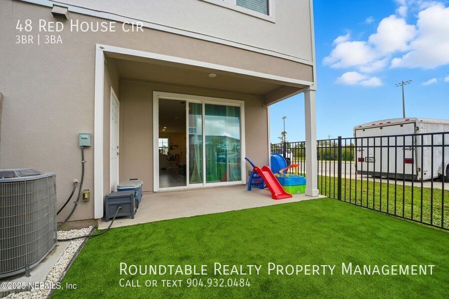 3-bedroom, 2.5-bathroom end unit townhouse mins from Downtown ST Augustine property image
