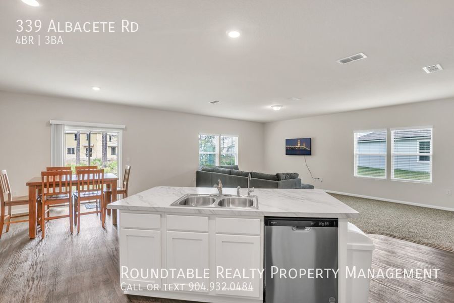 Like new 4 bedroom/3.5 bathroom home in St Augustine! property image