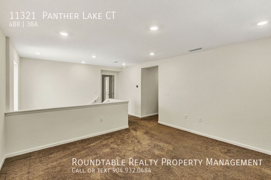 Like new 4 bedroom/ 3 bathroom home on the Westside property image