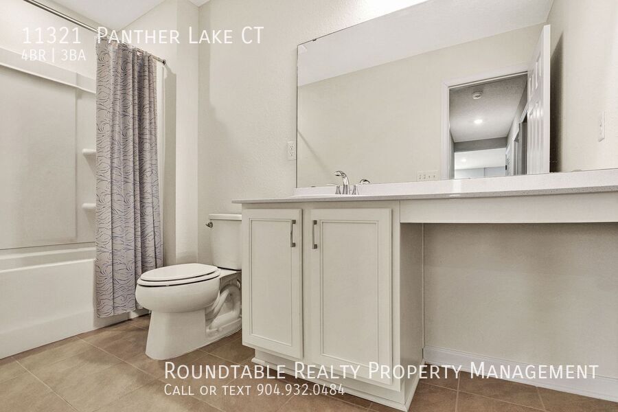 Like new 4 bedroom/ 3 bathroom home on the Westside property image