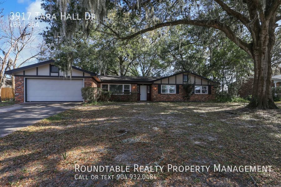 4 bedroom 2.5 bath home in Fort Caroline! property image