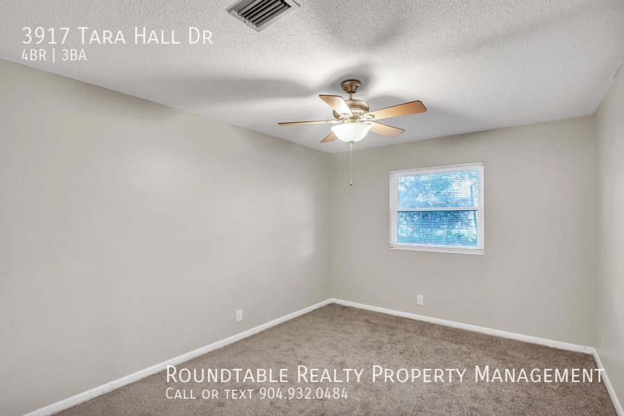 4 bedroom 2.5 bath home in Fort Caroline! property image