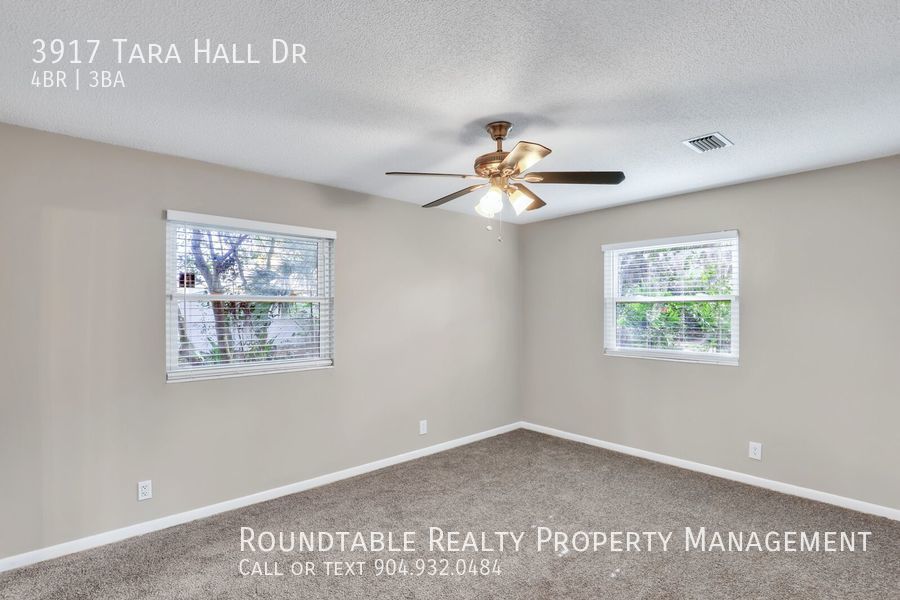 4 bedroom 2.5 bath home in Fort Caroline! property image