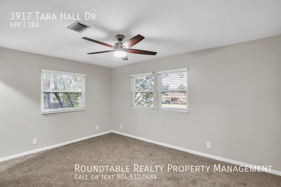 4 bedroom 2.5 bath home in Fort Caroline! property image