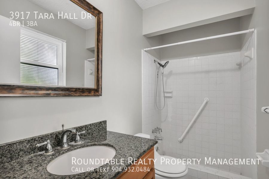 4 bedroom 2.5 bath home in Fort Caroline! property image