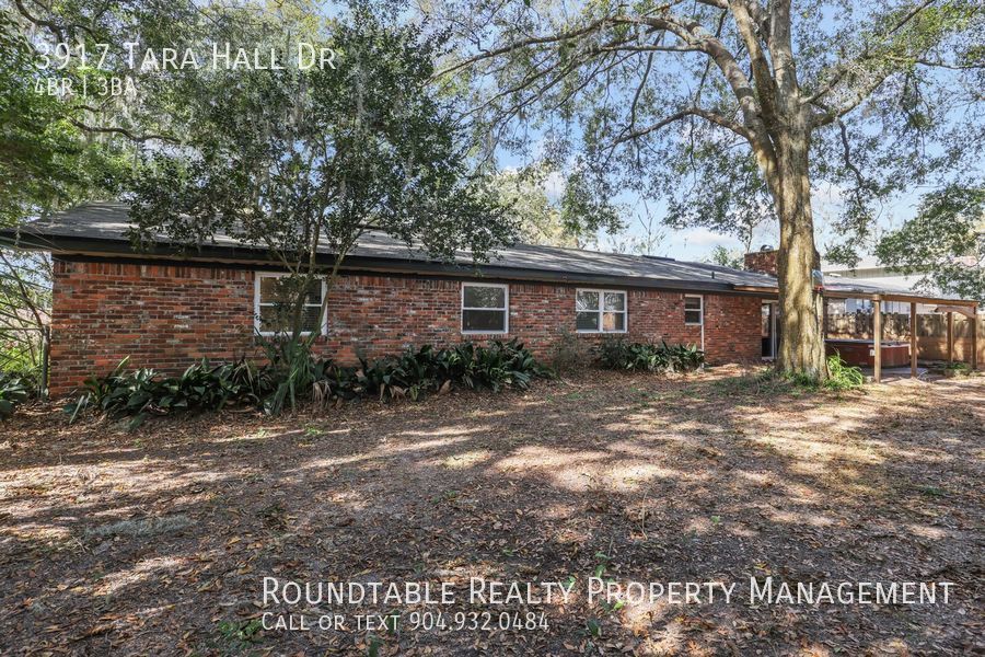 4 bedroom 2.5 bath home in Fort Caroline! property image