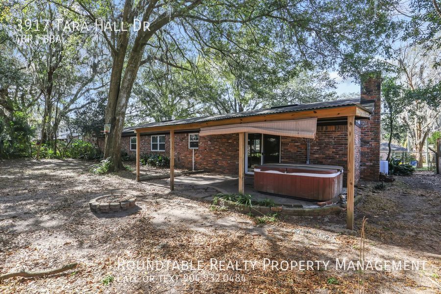 4 bedroom 2.5 bath home in Fort Caroline! property image