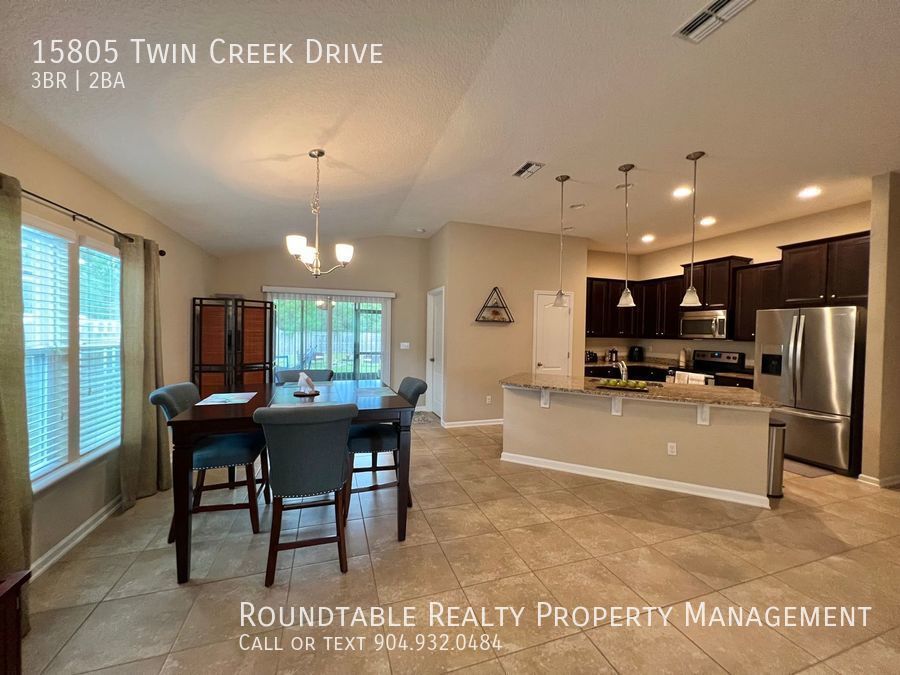 Beautiful 3 bedroom/ 2 bathroom home in Rivercity! property image